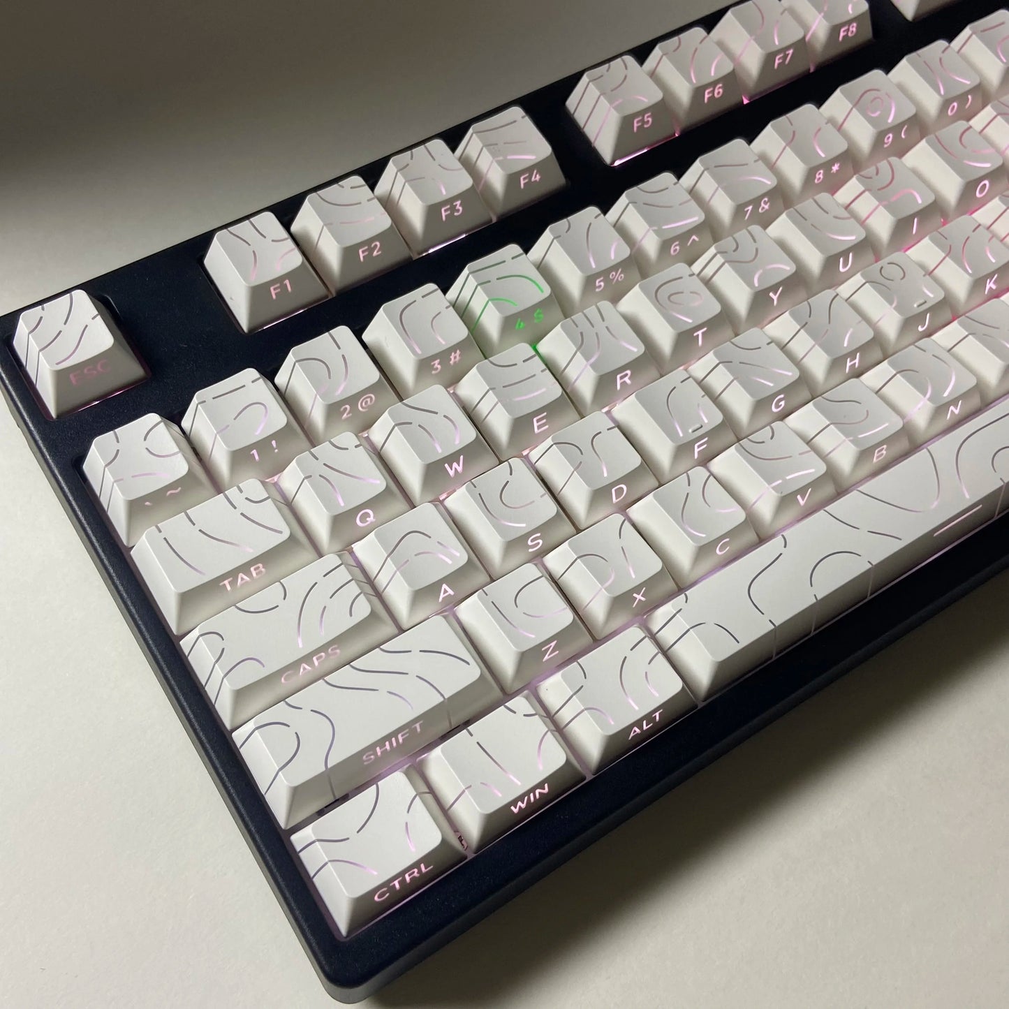 Aurora SideGlow Keycaps – Gradient RGB Shine-Through PBT