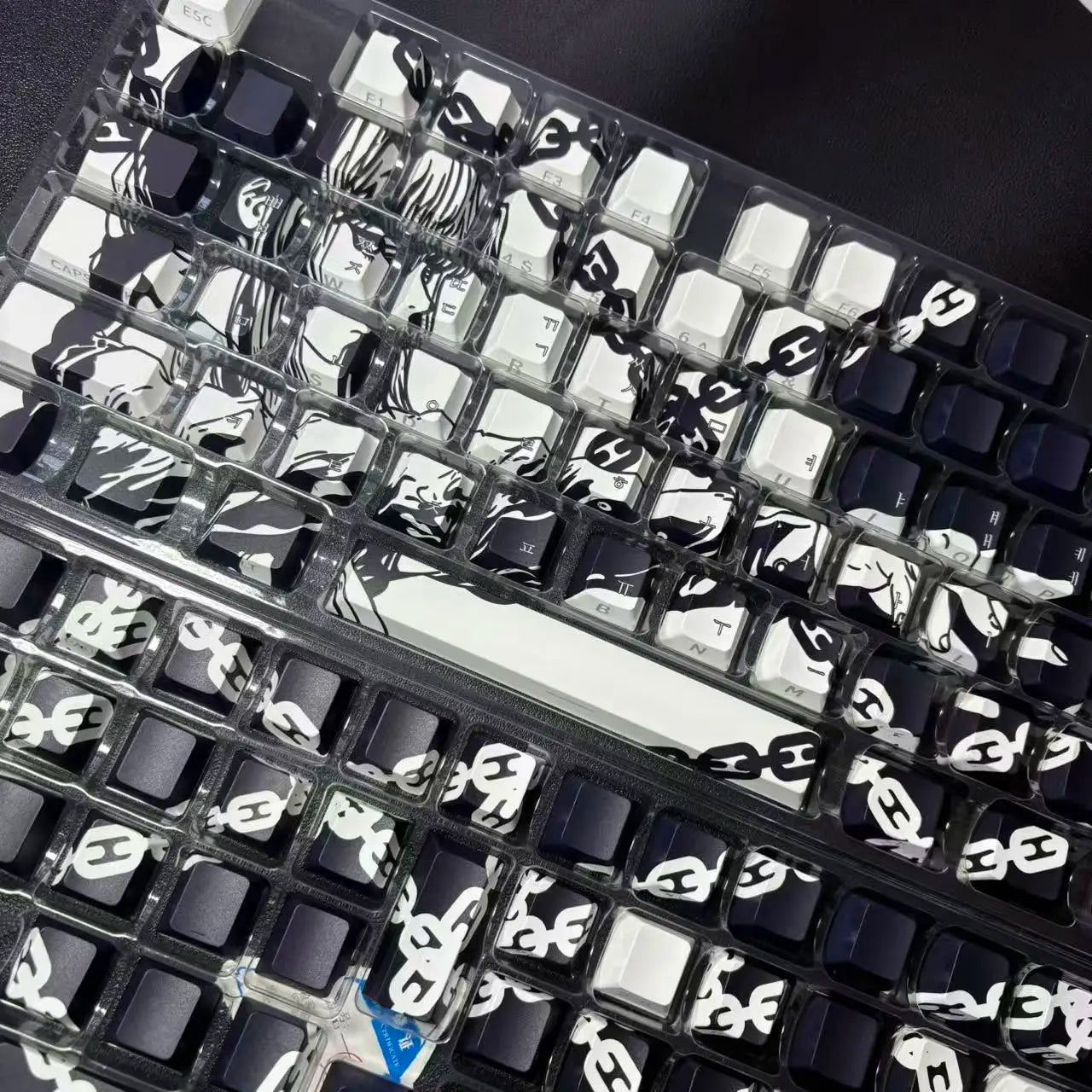 MAKIMA NOIR Keycap Set – 129-Key Anime PBT Japan Edition