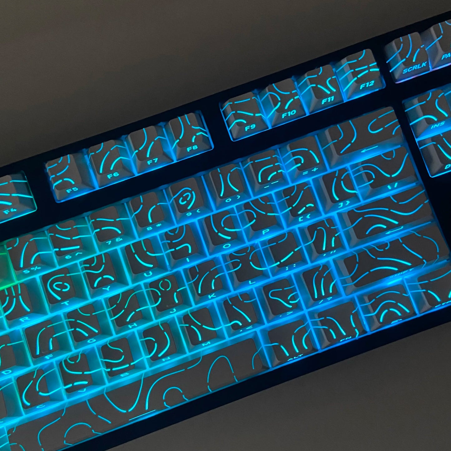 Aurora SideGlow Keycaps – Gradient RGB Shine-Through PBT