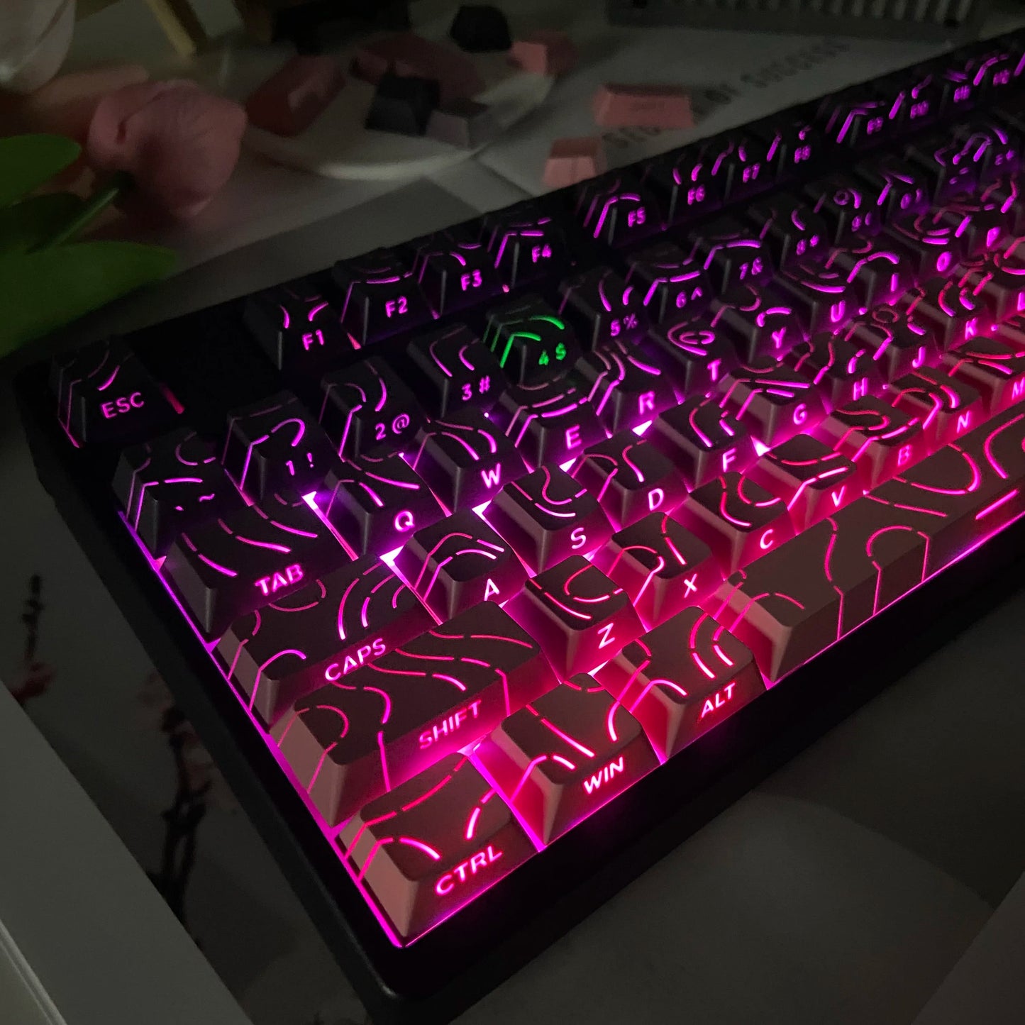 Aurora SideGlow Keycaps – Gradient RGB Shine-Through PBT