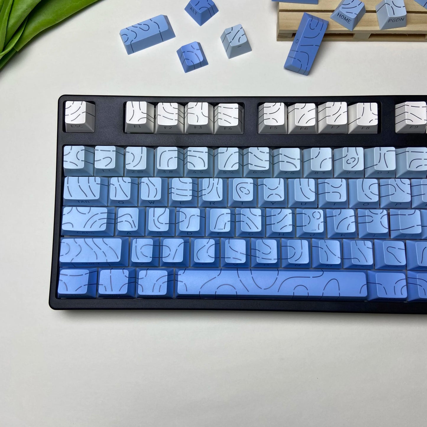 Aurora SideGlow Keycaps – Gradient RGB Shine-Through PBT