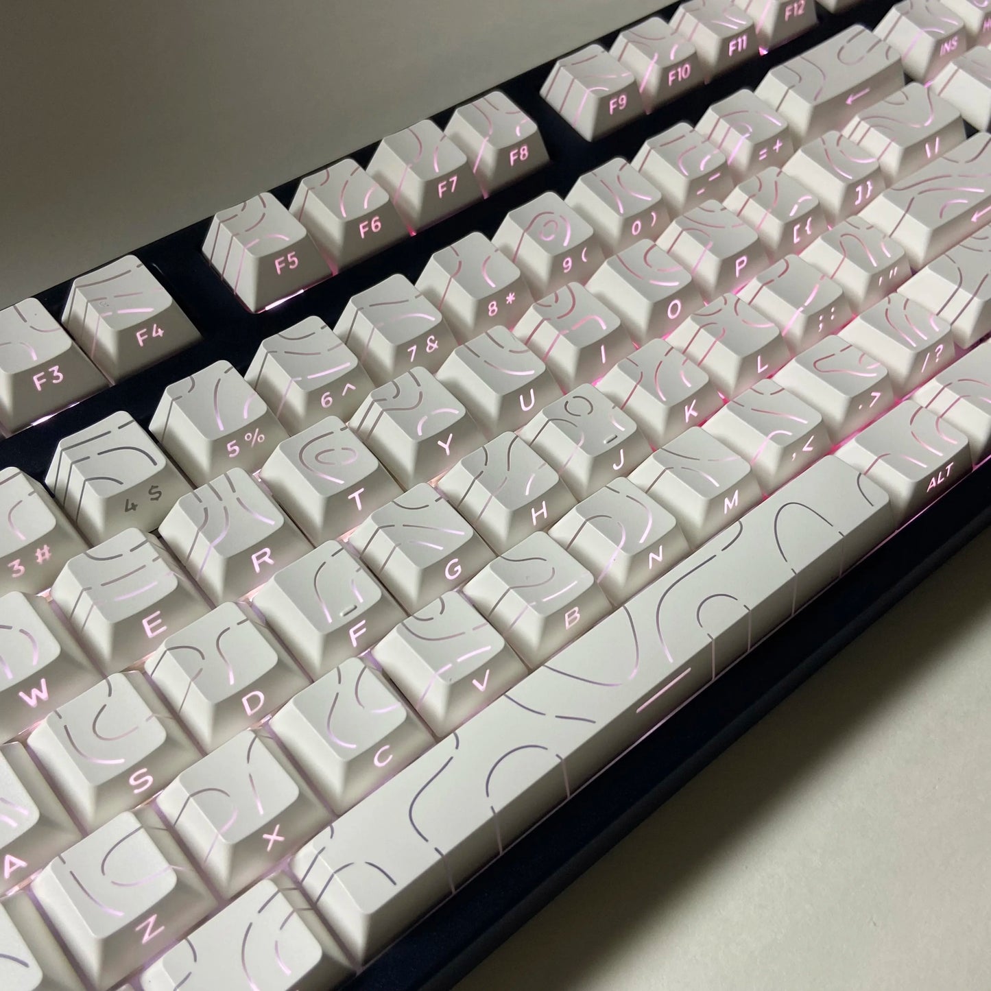 Aurora SideGlow Keycaps – Gradient RGB Shine-Through PBT